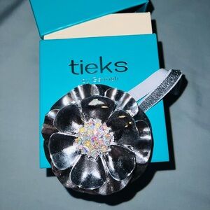 Tieks Limited Edition Silver Flower topper